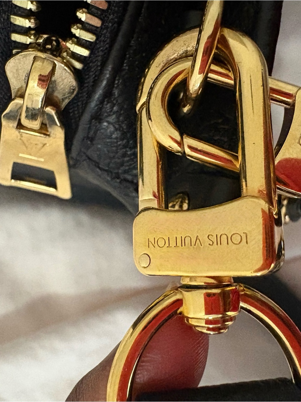 Louis Vuitton OnTheGo East West - Picture 4 of 8